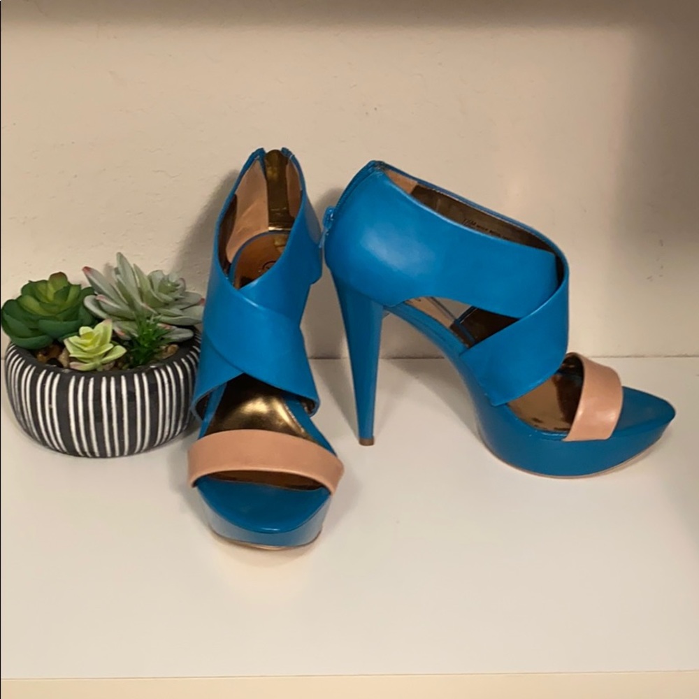 Heels - Picture 2 of 2